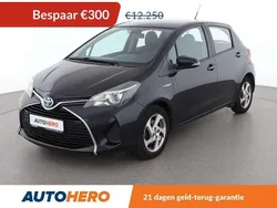 Zwart Gebruikt 2015 Toyota Yaris Hybrid Hatchback | € 11.849 (Eerlijke prijs)