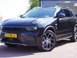 Zwart, metallic lak Gebruikt 2023 Lynk & Co 01 SUV | € 27.950 (Eerlijke prijs)