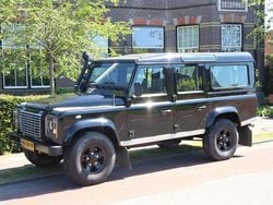 Zwart (metallic) Gebruikt 2008 Land Rover Defender SE MPV | € 45.000 (Goede deal)