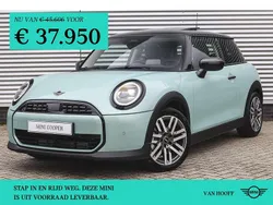 Wit, metallic lak Nieuw 2024 Mini Cooper Classic Hatchback | € 45.606