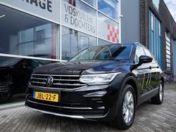 Zwart Gebruikt 2023 VW Tiguan Elegance SUV | € 36.950 (Eerlijke prijs)
