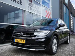 Zwart Gebruikt 2023 VW Tiguan Elegance SUV | € 36.950 (Eerlijke prijs)