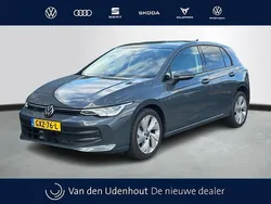 Grijs Gebruikt 2024 VW Golf VIII Edition Hatchback | € 29.850 (Super prijs)