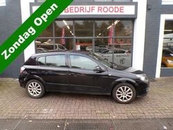 Zwart Gebruikt 2004 Opel Astra Enjoy Hatchback | € 800 (Eerlijke prijs)