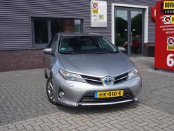 Grijs Gebruikt 2014 Toyota Auris Hybrid Executive Hatchback | € 11.950 (Eerlijke prijs)