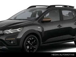 Zwart, metallic lak Nieuw 2025 Dacia Sandero Extreme Hatchback | € 25.350 (Eerlijke prijs)