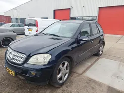 Blauw Gebruikt 2006 Mercedes ML350 SUV | € 4.500