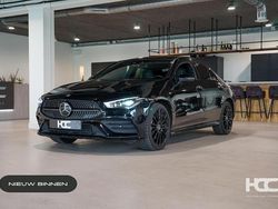 Zwart Gebruikt 2023 Mercedes CLA250e AMG Sedan | € 37.950 (Eerlijke prijs)