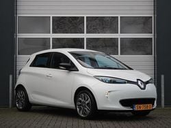 Wit Gebruikt 2015 Renault Zoe Life Hatchback | € 6.999 (Eerlijke prijs)