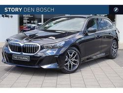 Zwart Nieuw 2025 BMW 520 Comfort Edition Stationwagen | € 84.056 (Iets duurder)