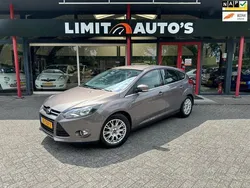Bruin Gebruikt 2012 Ford Focus Titanium Hatchback | € 5.499 (Eerlijke prijs)