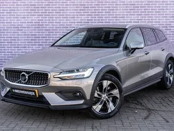 Grijs Gebruikt 2021 Volvo V60 CC Pro Stationwagen | € 40.399 (Super prijs)