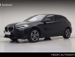 Zwart Gebruikt 2023 BMW 118 Sport Line Hatchback | € 33.895 (Duur)