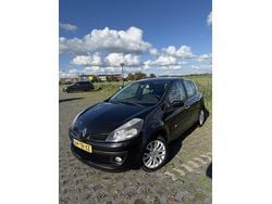 Zwart Gebruikt 2006 Renault Clio R.S. Hatchback | € 2.200 (Eerlijke prijs)