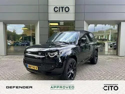 Zwart, metallic lak Gebruikt 2025 Land Rover Defender SE Dynamic SUV | € 107.950 (Iets duurder)