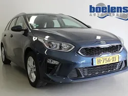 Blauw, metallic lak Gebruikt 2020 Kia Ceed Sportswagon Stationwagen | € 14.987 (Eerlijke prijs)