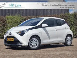 Wit Gebruikt 2021 Toyota Aygo X-play Hatchback | € 10.995 (Eerlijke prijs)