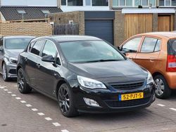 Zwart Gebruikt 2011 Opel Astra Cosmo MPV | € 4.800 (Eerlijke prijs)