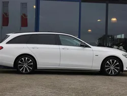 Wit Gebruikt 2021 Mercedes E300 Avantgarde Stationwagen | € 35.900 (Eerlijke prijs)