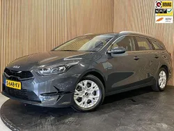 Grijs, metallic lak Gebruikt 2023 Kia Ceed Sportswagon Stationwagen | € 20.750 (Eerlijke prijs)