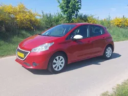 Rood Gebruikt 2015 Peugeot 208 Hatchback | € 5.800 (Goede deal)