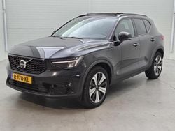 Zwart Gebruikt 2022 Volvo XC40 Ultimate SUV | € 35.900 (Eerlijke prijs)