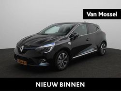 Zwart Gebruikt 2021 Renault Clio V Hatchback | € 16.940 (Eerlijke prijs)