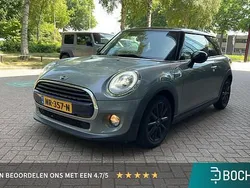 Moonwalk grey Gebruikt 2017 Mini Cooper Business Hatchback | € 12.950 (Eerlijke prijs)