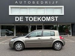 Beige, metallic lak Gebruikt 2008 Renault Mégane III Hatchback | € 2.750 (Eerlijke prijs)