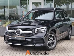 Zwart, metallic lak Gebruikt 2022 Mercedes GLB200 AMG line SUV | € 39.900 (Eerlijke prijs)