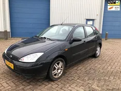 Zwart Gebruikt 2003 Ford Focus Hatchback | € 399 (Super prijs)