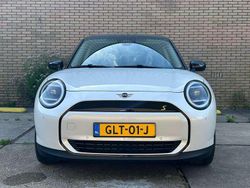Gebruikt 2024 Mini Cooper SE Favoured Hatchback | € 34.950 (Eerlijke prijs)