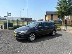 Zwart Gebruikt 2016 Opel Astra Business Stationwagen | € 4.495 (Duur)