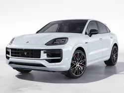 Carrarawit metallic Gebruikt 2024 Porsche Cayenne Turbo E-Hybrid SUV | € 189.900 (Duur)