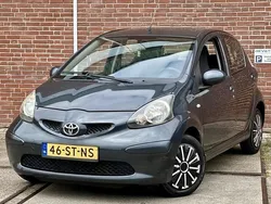 Grijs Gebruikt 2006 Toyota Aygo Hatchback | € 1.950 (Eerlijke prijs)