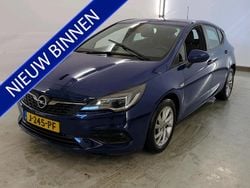 Blauw Gebruikt 2020 Opel Astra Edition Hatchback | € 14.500 (Eerlijke prijs)