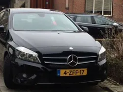 Zwart Gebruikt 2015 Mercedes A180 Hatchback | € 14.990 (Eerlijke prijs)