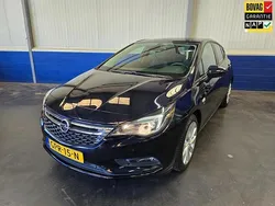 Blauw Gebruikt 2019 Opel Astra Business Hatchback | € 13.950 (Eerlijke prijs)