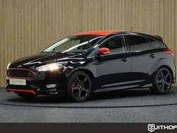 Zwart Gebruikt 2016 Ford Focus Hatchback | € 13.950 (Eerlijke prijs)