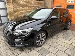 Zwart Gebruikt 2017 Renault Mégane IV Bose Edition Hatchback | € 12.999 (Eerlijke prijs)