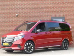 Rood, metallic lak Gebruikt 2024 Mercedes EQV300 Avantgarde MPV | € 70.120