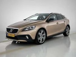 Bruin Gebruikt 2013 Volvo V40 CC Summum Stationwagen | € 12.995 (Goede deal)