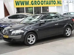 Grijs Gebruikt 2006 Renault Mégane Cabriolet Luxe Cabriolet | € 1.744 (Super prijs)