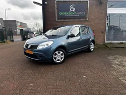 Blauw, metallic lak Gebruikt 2009 Dacia Sandero Ambiance Hatchback | € 1.999 (Iets duurder)