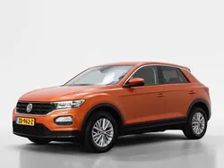 Oranje Gebruikt 2018 VW T-Roc Style SUV | € 20.345 (Eerlijke prijs)