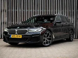 Zwart, metallic lak Gebruikt 2022 BMW 520 M Sport Stationwagen | € 38.950 (Duur)