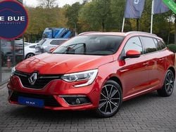 Rood Gebruikt 2017 Renault Mégane GrandTour Intens Stationwagen | € 10.911 (Goede deal)