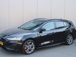 Zwart Gebruikt 2023 Ford Focus ST-Line Stationwagen | € 25.950 (Eerlijke prijs)