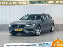 Grijs, metallic lak Gebruikt 2020 Volvo V60 Momentum Stationwagen | € 20.850 (Super prijs)