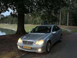 Gebruikt 2004 Mercedes C180 Avantgarde Sedan | € 3.900 (Eerlijke prijs)